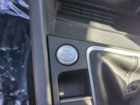 New 2026 Volkswagen Jetta SE FWD image 30