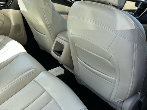 Used 2015 Chrysler 200 Limited w/ Convenience Group image 13