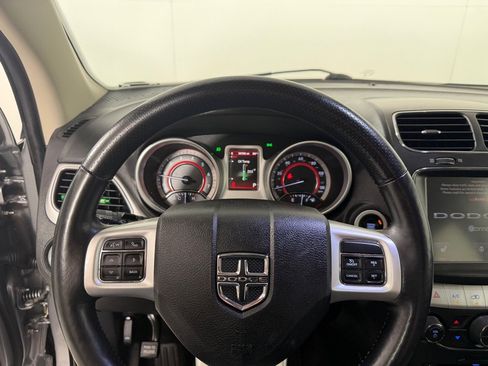 Used 2019 Dodge Journey GT w/ Nav & Sun Group FWD image 17