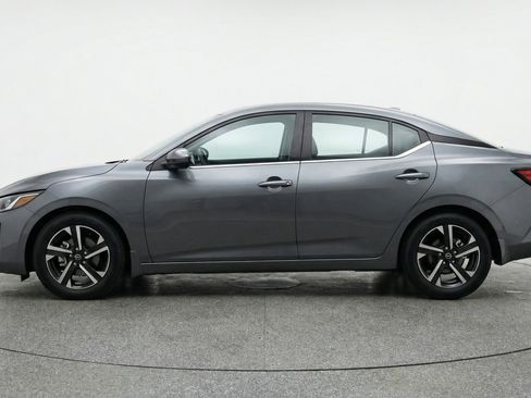 Used 2025 Nissan Sentra SV image 5