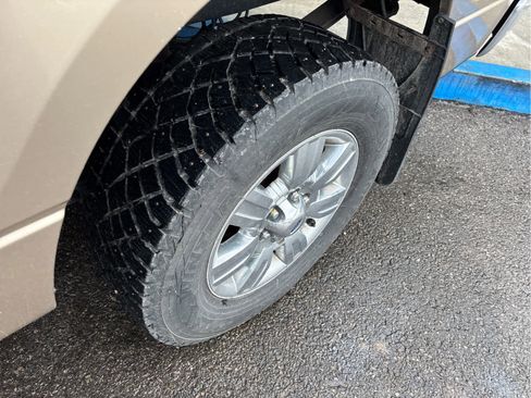 Used 2012 Ford F150 XLT w/ XTR Pkg image 23