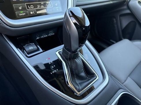 Used 2025 Subaru Outback Onyx Edition image 22