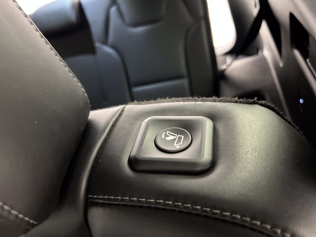 Used 2025 Kia Telluride S FWD image 19