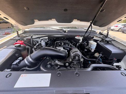 Used 2012 Chevrolet Avalanche LTZ AWD/4WD image 11