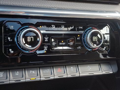 New 2026 GMC Sierra 2500 Denali w/ Denali Reserve Package image 18