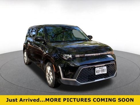 Used 2025 Kia Soul LX w/ LX Technology Package image 1