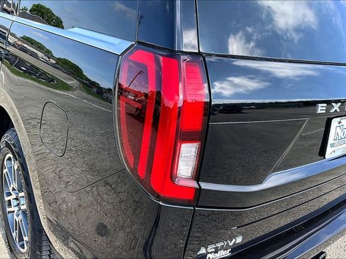 Certified 2025 Ford Expedition Active AWD/4WD image 31