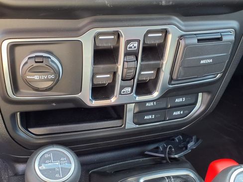 New 2023 Jeep Wrangler Sahara w/ Cold Weather Group AWD/4WD image 9
