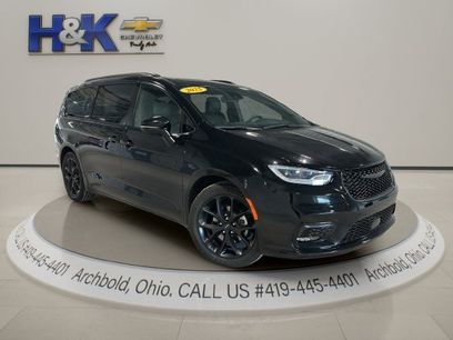Used 2025 Chrysler Pacifica Limited