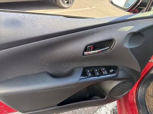 Used 2017 Toyota Prius Prime Advanced image 7