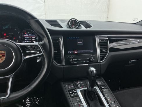 Used 2018 Porsche Macan AWD/4WD image 33