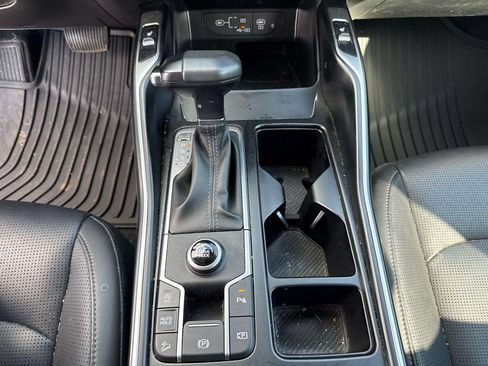 Certified 2025 Kia Sorento S w/ Panoramic Sunroof Package FWD image 15