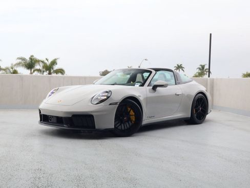 Certified 2025 Porsche 911 Targa 4 GTS AWD/4WD image 6