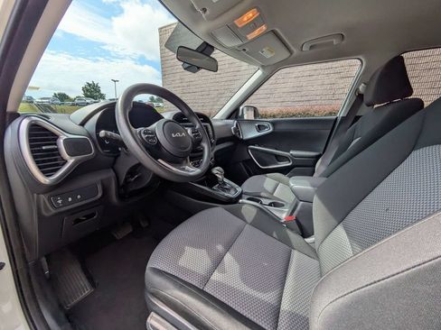 Used 2024 Kia Soul LX w/ Option Group 015 FWD image 15