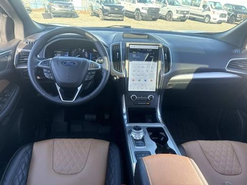 Certified 2024 Ford Edge Titanium w/ Titanium Elite Package image 19