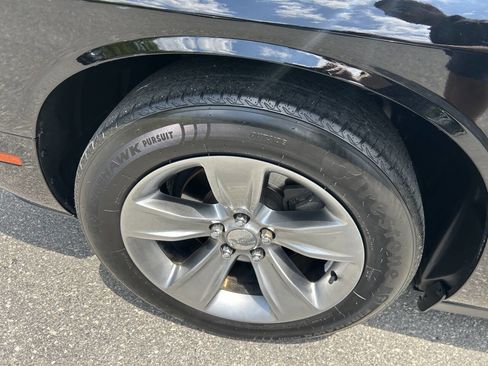 Used 2016 Dodge Challenger SXT RWD image 13