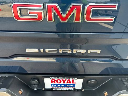 Used 2021 GMC Sierra 1500 SLT AWD/4WD image 30