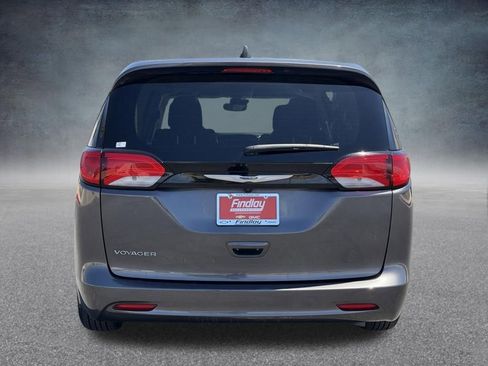 Used 2023 Chrysler Voyager LX FWD image 5