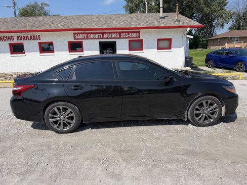 Used 2018 Nissan Altima 2.5 SR w/ SR Special Edition FWD image 2