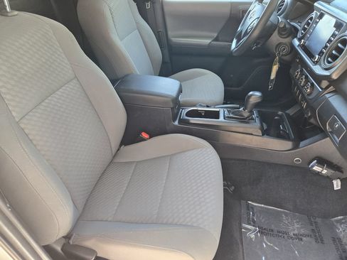 Used 2022 Toyota Tacoma SR RWD image 13