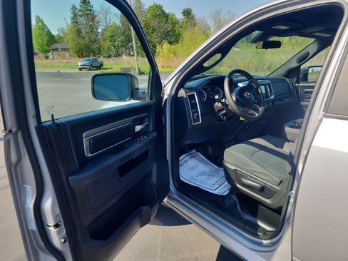 Used 2022 RAM 1500 Classic Warlock w/ Warlock Decor Package AWD/4WD image 10