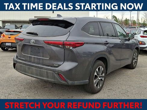 Used 2023 Toyota Highlander XLE image 8