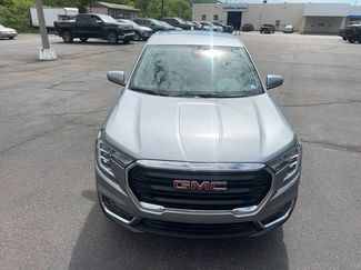 Used 2023 GMC Terrain SLE video 2