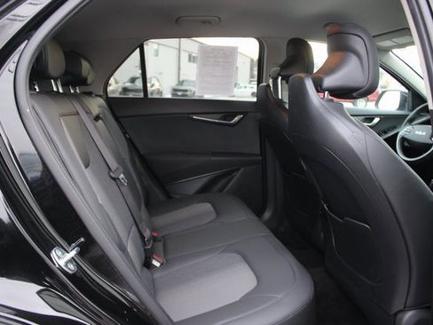Used 2023 Kia Niro EX image 28