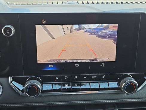 Used 2024 Chevrolet Colorado LT w/ LT Convenience Package II image 15