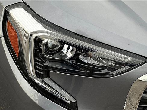 Used 2021 GMC Terrain SLE image 27