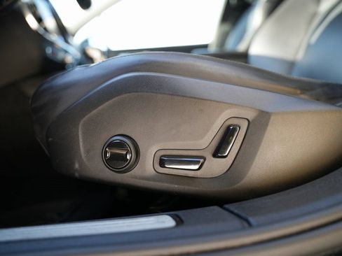 Used 2019 Volvo S60 T6 Momentum w/ Multimedia Package image 20