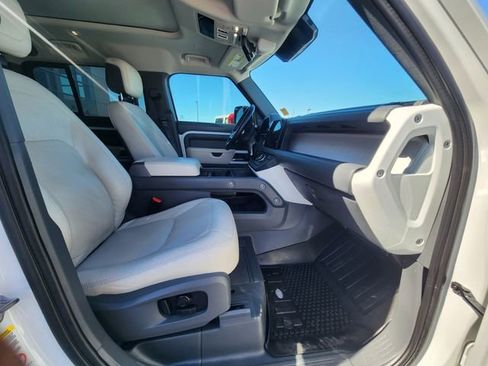 Used 2024 Land Rover Defender 110 SE AWD/4WD image 18