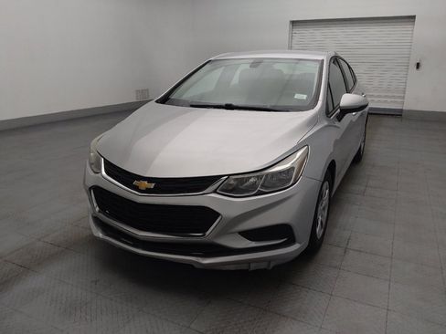 Used 2018 Chevrolet Cruze LS FWD image 15