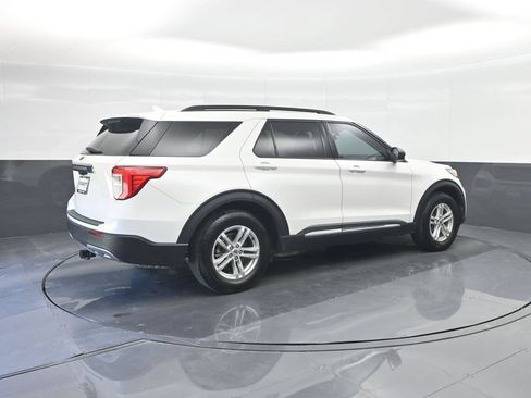 Certified 2023 Ford Explorer XLT w/ Equipment Group 202A RWD image 15