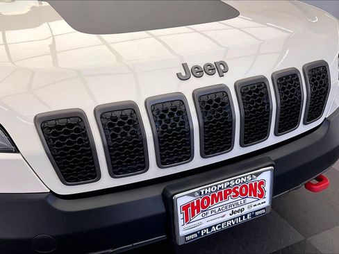 Used 2019 Jeep Cherokee Trailhawk w/ Cold Weather Group AWD/4WD image 30