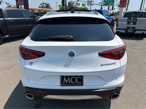 Used 2019 Alfa Romeo Stelvio AWD image 12
