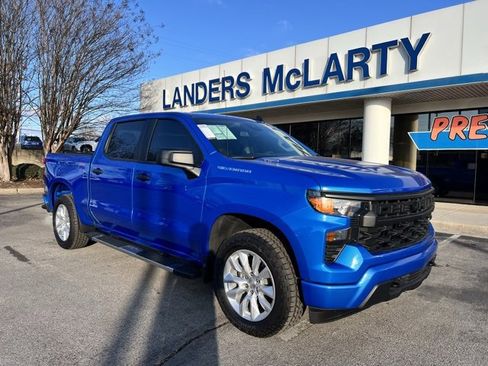 Used 2025 Chevrolet Silverado 1500 Custom image 2