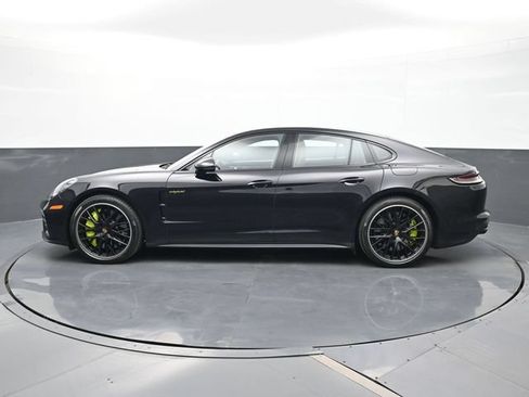 Certified 2024 Porsche Cayenne AWD/4WD image 2
