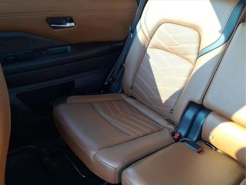 Used 2023 Nissan Pathfinder Platinum w/ Cargo Package image 16