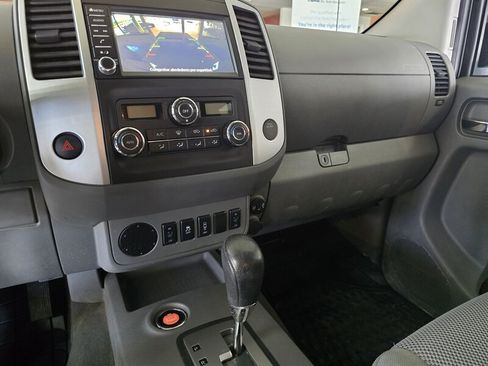 Used 2020 Nissan Frontier SV w/ Midnight Edition Floor Mats RWD image 21