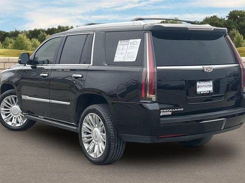 Used 2020 Cadillac Escalade Platinum image 10