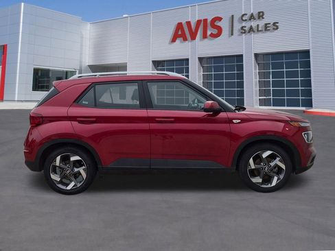 Used 2025 Hyundai Venue SEL FWD image 5