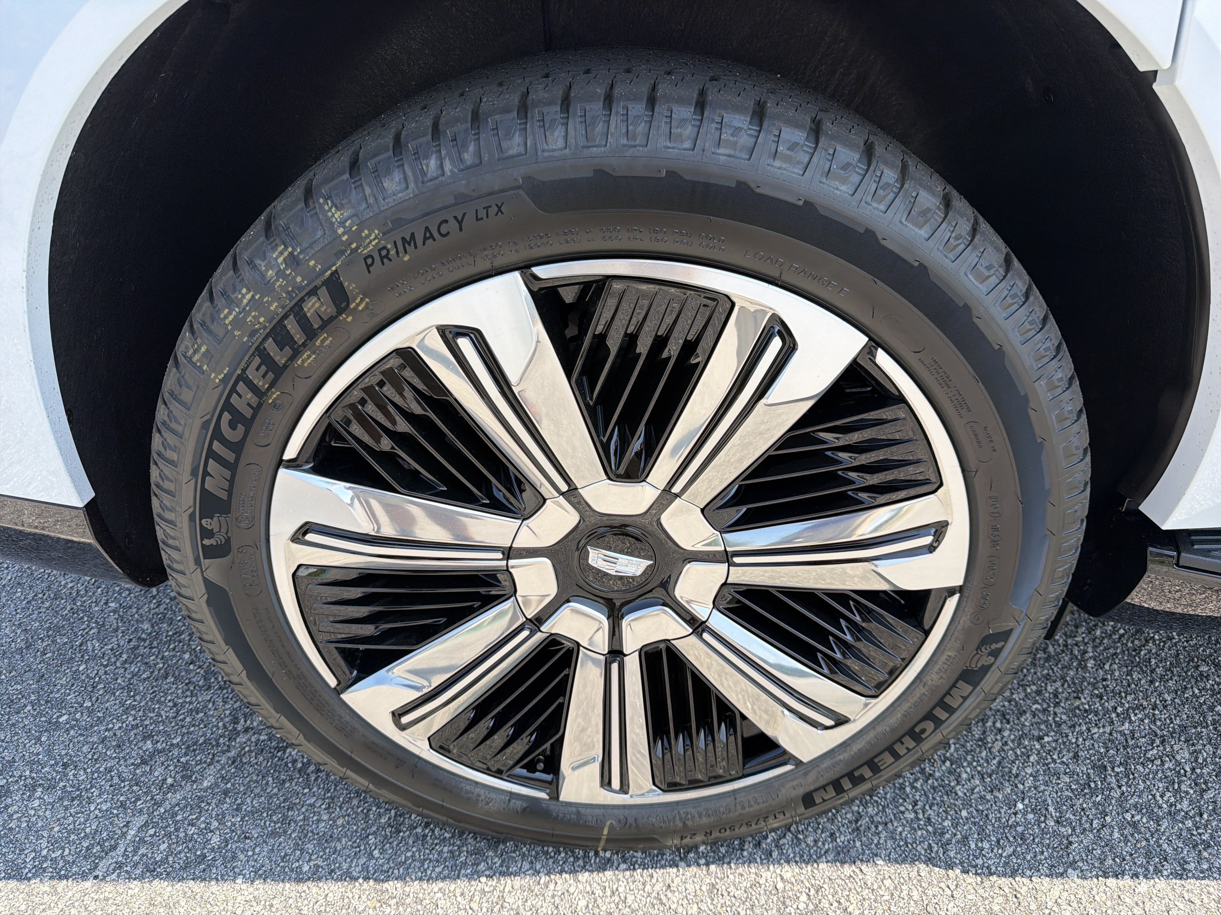 New 2026 Cadillac Escalade IQ Luxury 2 AWD/4WD image 18