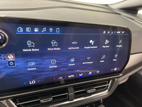 New 2026 Chevrolet Equinox EV LT image 29