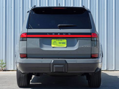 Used 2024 Lexus GX 550 w/ Cold Area Package image 11