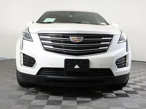 Certified 2019 Cadillac XT5 Premium Luxury image 2