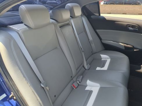 Used 2017 Acura ILX w/ AcuraWatch Plus Package FWD image 20