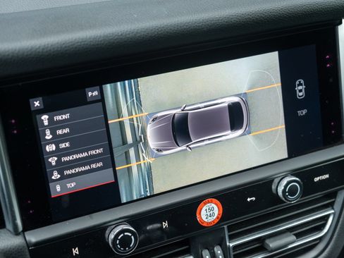 Certified 2023 Porsche Macan S AWD/4WD image 30