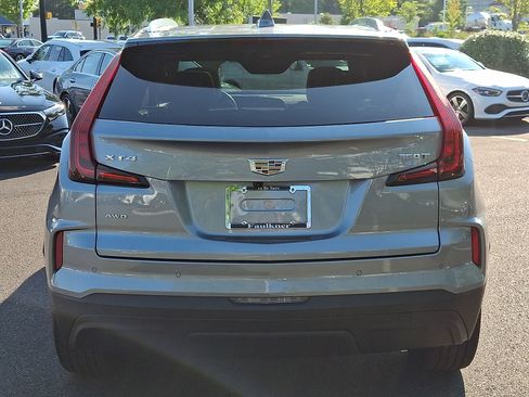 Used 2024 Cadillac XT4 Luxury w/ Cold Weather Package AWD/4WD image 5