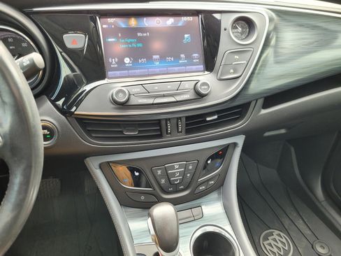 Used 2020 Buick Envision Essence image 9